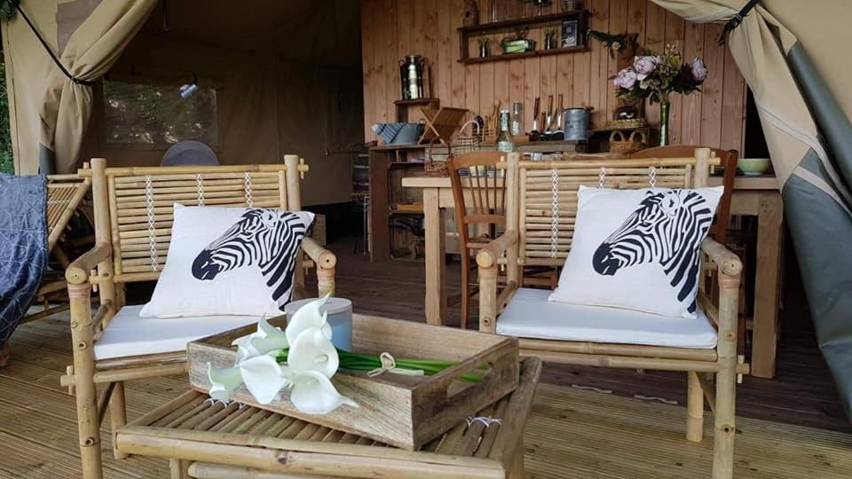 فندق Glamping Des 2 Marguerites Bazoches-au-Houlme المظهر الخارجي الصورة